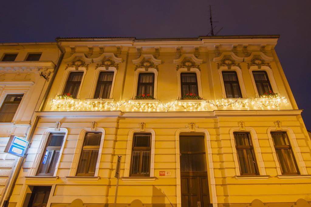 Penzion V Centru - Apartmány Smetanka Ceske Budejovice Bagian luar foto